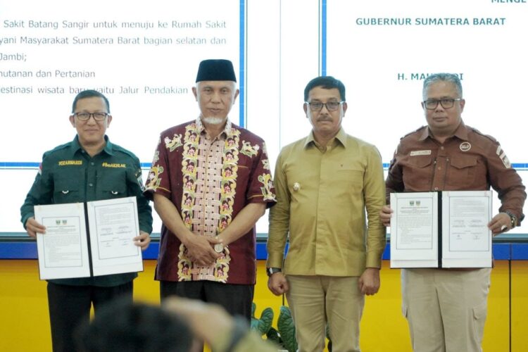 Realisasikan Rp4 Miliar Untuk Sekolah Tanpa Pungutan Lagi 2 MOU SMA/SMK gratis di Solok Selatan dengan Gubernur Sumbar. Ardi/TimAs