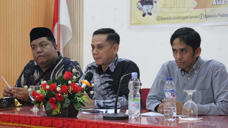 Ilustrasi berita eksklusif yang menyoroti Kinerja Bawaslu Padang Pariaman,Pilkada Padang Pariaman 2024.