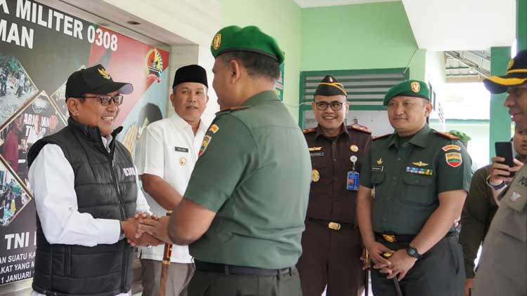 sinergi membangun daerah bupati padang pariaman bertemu danrem 032 wirabraja