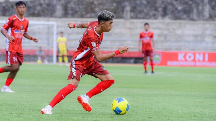 Gambar yang menggambarkan realitas sosial dari fenomena Josal FC Piaman telan kekalahan perdana,josal fc.