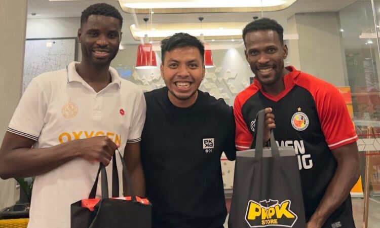Foto yang menangkap dinamika Fauzi Saputra,PKPK Store dalam peristiwa besar.