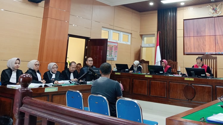 Visualisasi yang menunjukkan dampak langsung dari peristiwa Sidang lanjutan kasus indragon,nia kurnia sari,m jailani,pembunuhan dan pemerkosaan,paman dan sepupu Indragon.
