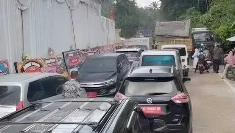 Infografis yang merinci dampak ekonomi dari peristiwa Video Jalan Macet,anak gubernur sumbar,pesta anak Mahyeldi.