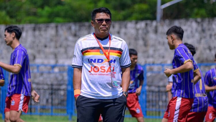 Gambar jurnalistik yang memberikan wawasan mendalam tentang Gagal ke 16 Besar Liga 4,Josal FC Piaman.