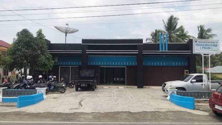 Gambar yang memperjelas kompleksitas berita seputar Seleksi Calon Direktur Perumda Air Minum Tirta Anai.