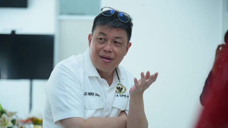 Visualisasi peristiwa penting dalam laporan mendalam tentang Wakil Ketua Komisi IV DPR minta rumuskan teknis penyerapan gabah petani,Alex Indra Lukman,gabah kering panen.