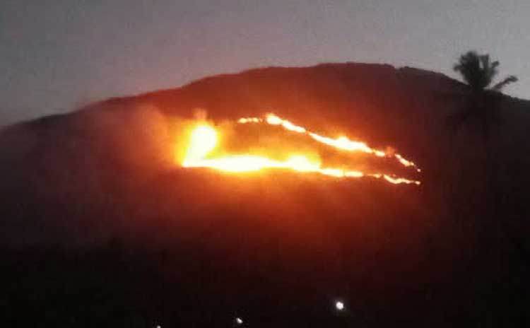 Momen menarik dalam berita yang melibatkan Kebakaran di Bukit Junjung Sirih,kebakaran di Puncak Gagoan,Puncak Gagoan.
