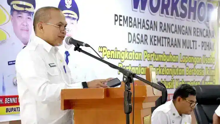 Foto eksklusif yang menyoroti sisi lain dari kisah Agam Genjot Transformasi Ekonomi Berkelanjutan,perubahan iklim,tantangan globalisasi,sektor ekonomi kreatif di Agam.