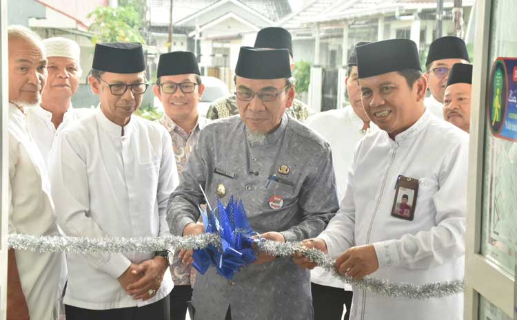Gambar ilustratif yang menggambarkan inti berita tentang Masjid Ar-Raudhah.
