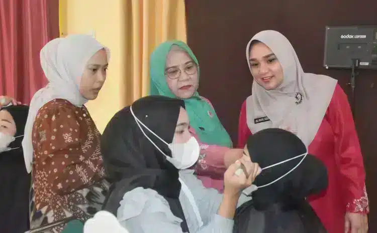 Momen menarik dalam berita yang melibatkan Pelatihan Make Up di Agam,pelatihan make up di BLK Agam.