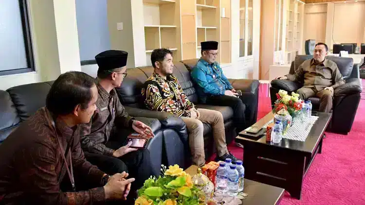 Gambar yang menggambarkan momen bersejarah terkait Laboratorium Digital di MAN 5 Agam.