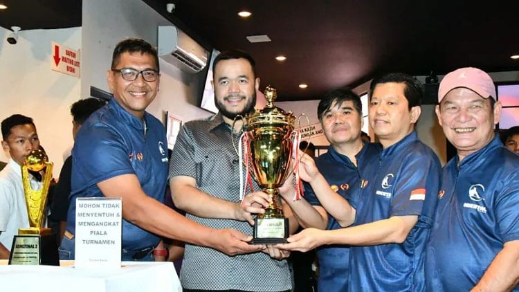 Gambar yang memperlihatkan suasana di sekitar isu Piala Bergilir Wali Kota Padang 2025,turnamen biliar.