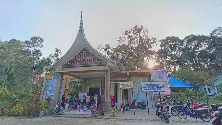 Visualisasi yang menampilkan perubahan drastis terkait Agam.