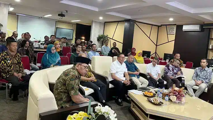 Gambar yang memberikan wawasan unik tentang pemberitaan Rakorda Integrated City Planning di Bukittinggi,pengembangan transportasi publik di Bukittinggi,pembangunan Bukittinggi.