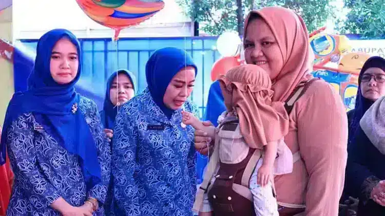Foto eksklusif yang menyoroti sisi lain dari kisah Skrining TBC dan Stunting,deteksi dini terhadap TBC,angka stunting di Padang Pariaman.