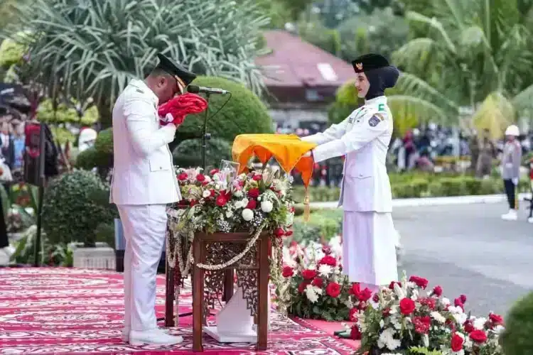 Laporan langsung dari tempat kejadian yang berkaitan dengan Cium bendera Merah Putih,Vasko Ruseimy.