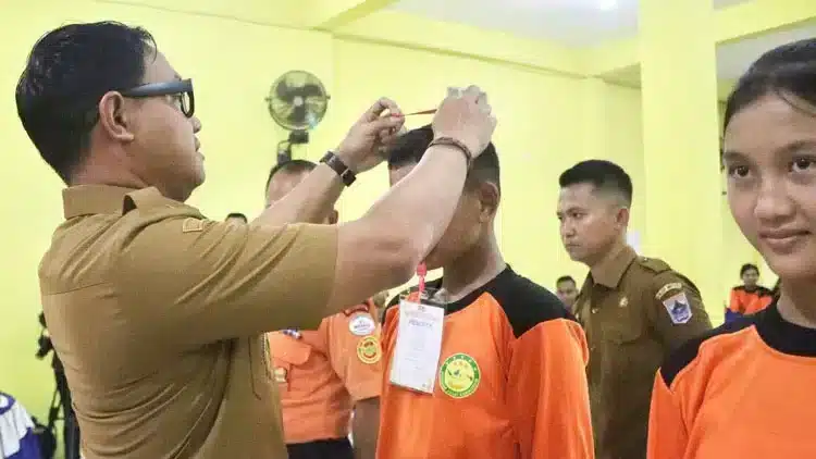 Gambar jurnalistik yang memberikan wawasan mendalam tentang Pelatihan SAR Mentawai.