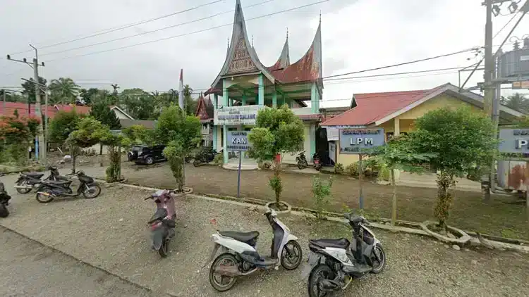 Foto eksklusif yang menyoroti sisi lain dari kisah Profil Nagari Sialang,Jumlah penduduk Nagari Sialang,Jorong di Nagari Sialang.