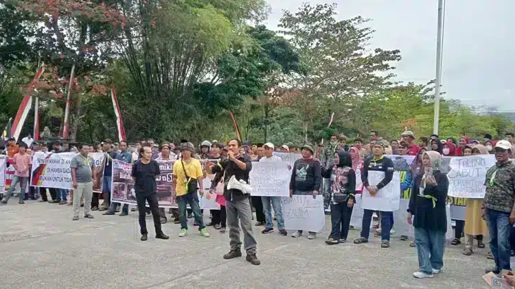 Cuplikan momen kritis dalam perkembangan berita tentang Padang Pariaman.