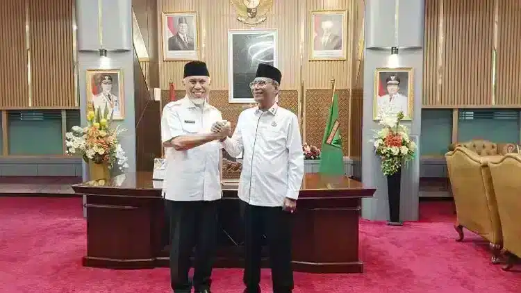 Visualisasi yang menampilkan perubahan drastis terkait Buat Sumbar lebih baik.