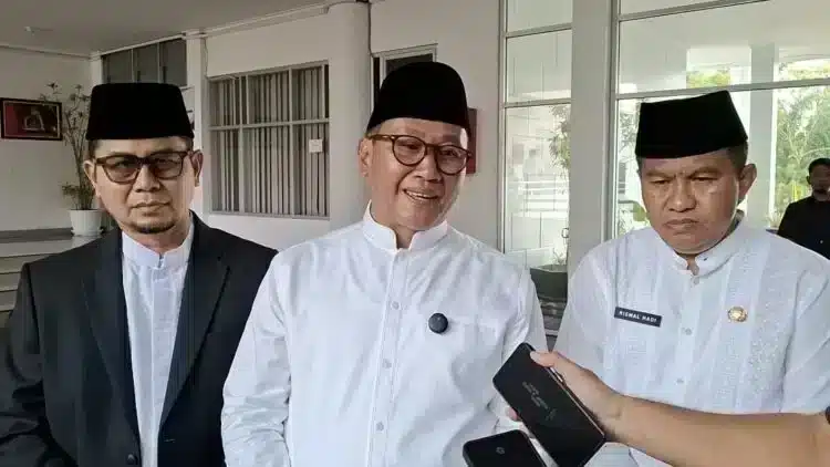 Wali Kota Bukitting, Ramlan Nurmatias saat wawancara di Balai Kota Bukittinggi. (Foto: Humas Pemko Bukittinggi)