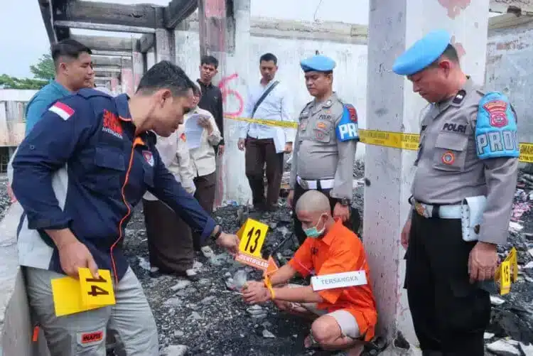 Foto yang menangkap dinamika Rekonstruksi kebakaran Pasar Payakumbuh,Blok Barat Pasar Payakumbuh dalam peristiwa besar.