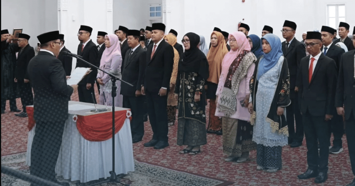 Wako Ramlan Nurmatias Lantik 52 Pejabat, Tegaskan Kinerja dan Integritas ASN Bukittinggi