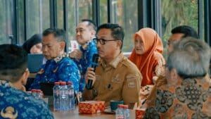 Bupati Solok Selatan bahas pembangunan sekolah rakyat dengan Mensos. TimAs