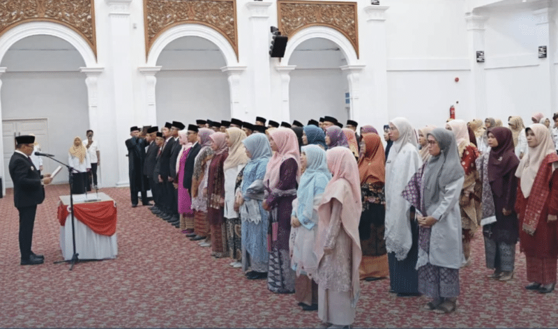 Momen menarik dalam berita yang melibatkan Pejabat administrator.