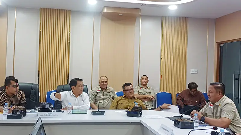 Dokumentasi yang menggambarkan perkembangan Status lahan huntara.