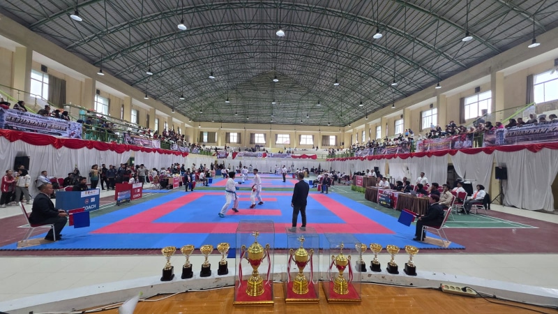 Potret yang menggambarkan realitas Karateka di lapangan.