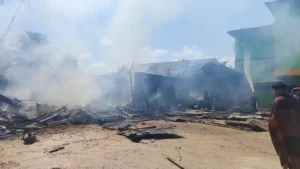 Foto yang menangkap dinamika Kebakaran Ponpes Bustanul Yaqin dalam peristiwa besar.