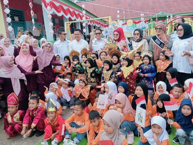 TK 01 Sangir kedatangan Bunda PAUD. Ardi/TimAs