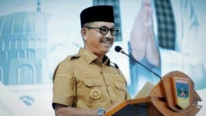 Bupati Solok Selatan Khairunas