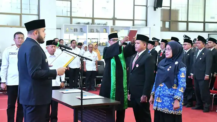 Dokumentasi yang memperlihatkan perkembangan Pejabat Pemko Padang.