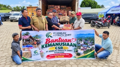 PT KPS Salurkan Sembako untuk Korban Galodo Batang Barus