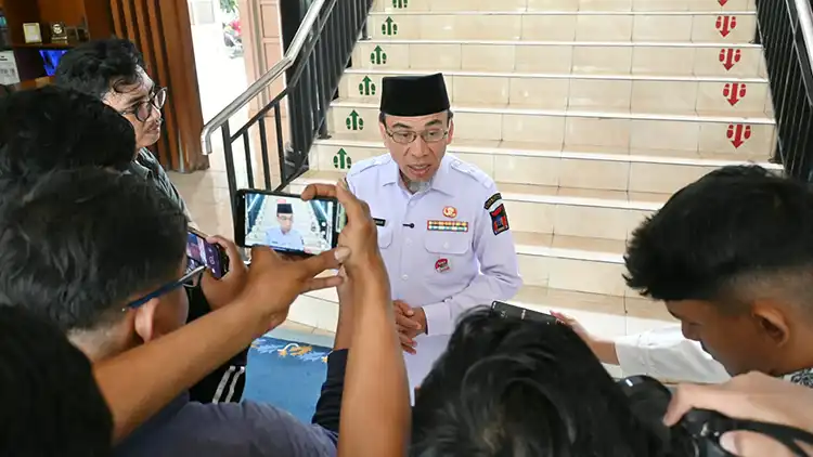 Infografis terkini yang menjelaskan fenomena Literasi Ekonomi Keuangan Syariah Kota Padang dengan detail.