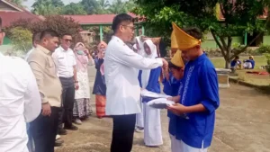 Dokumentasi penting terkait peristiwa Pembagian Seragam Gratis di Padang Pariaman.