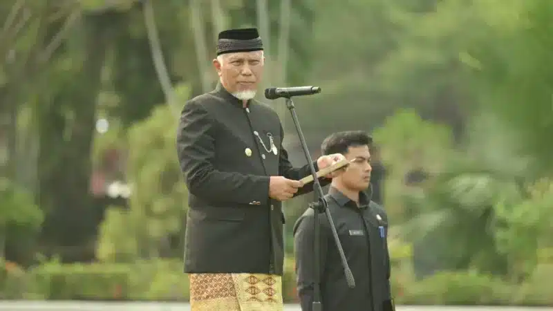 Foto yang menggambarkan kejadian aktual terkait Hari Jadi ke-81 Sumatera Barat.